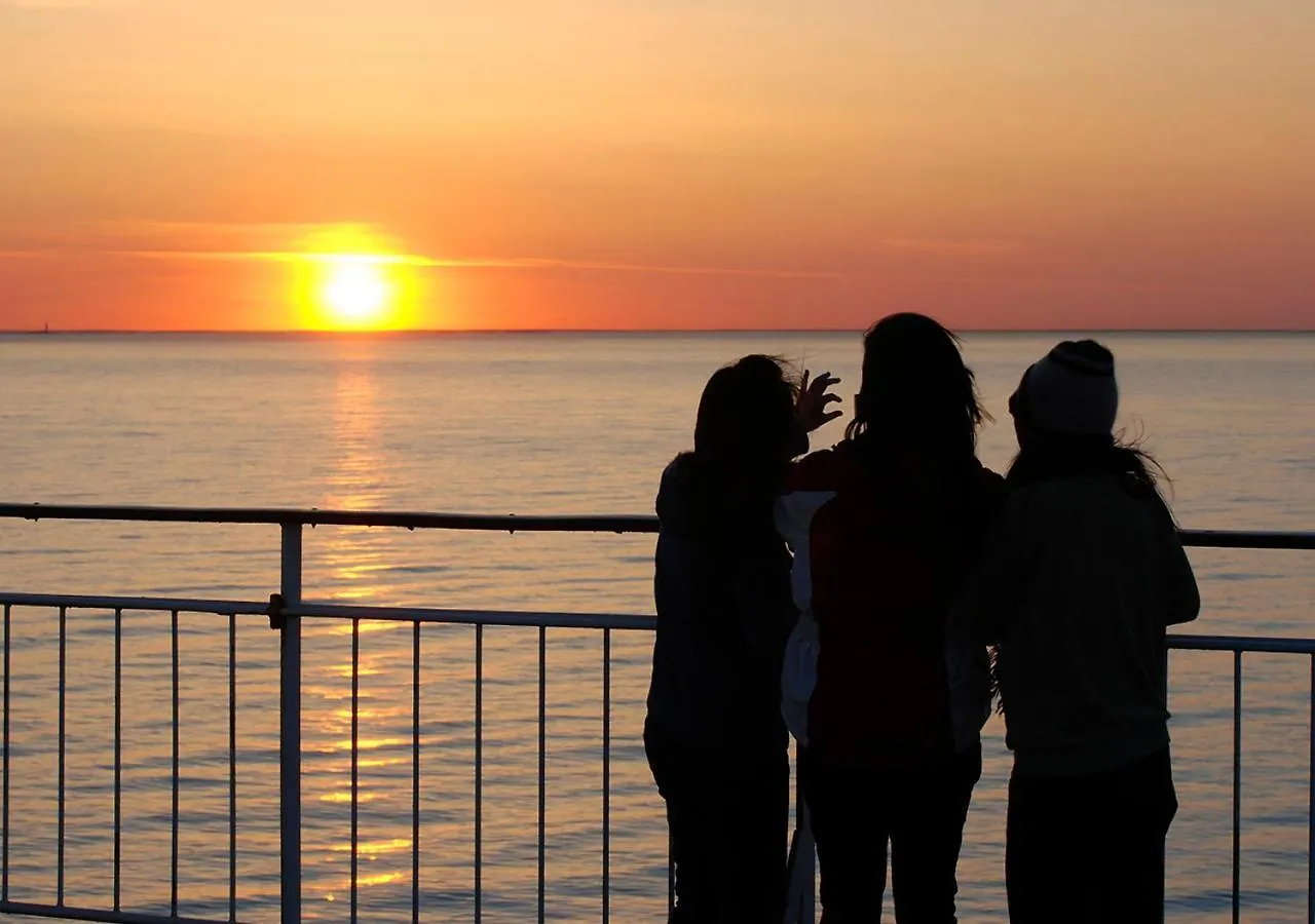 Viking Line Ferry Gabriella - One-Way Journey From Stockholm To Helsinki酒店
