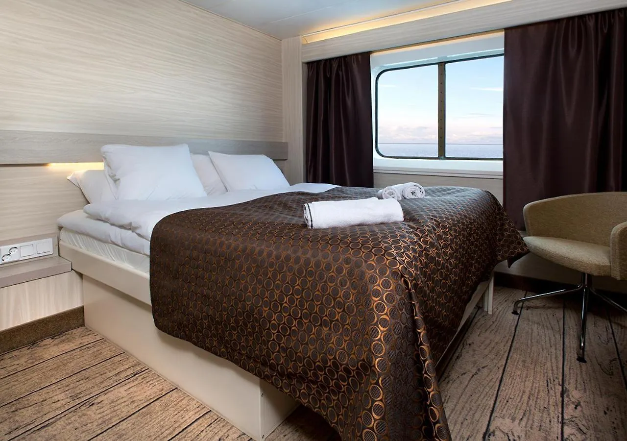 Viking Line Ferry Gabriella - One-Way Journey From Stockholm To Helsinki Otel