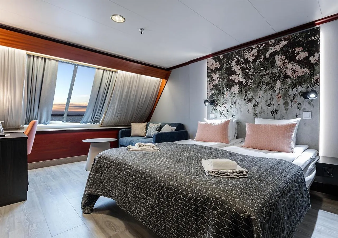 Viking Line Ferry Gabriella - One-Way Journey From Stockholm To Helsinki Otel 0*,